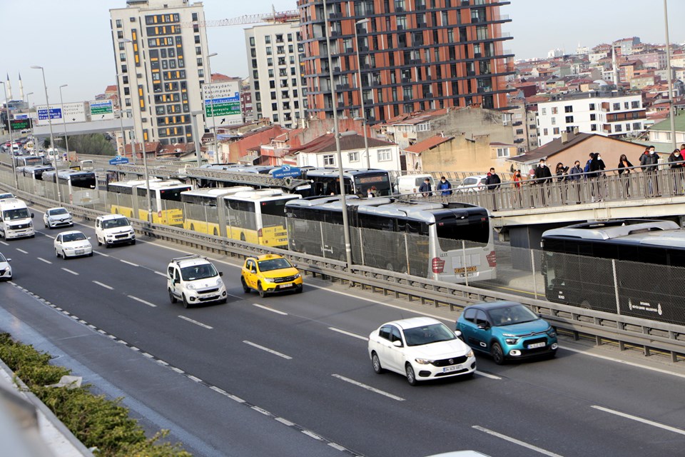 İstanbul trafiğine kademeli mesai etkisi: Yoğunluk azaldı - 1