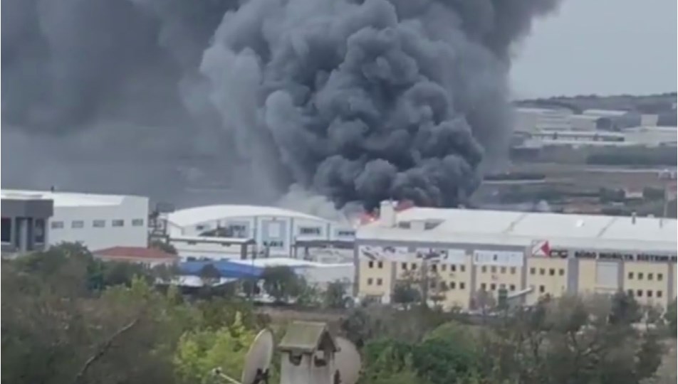 SON DAKİKA HABERİ: İstanbul Silivri'de fabrika yangını
