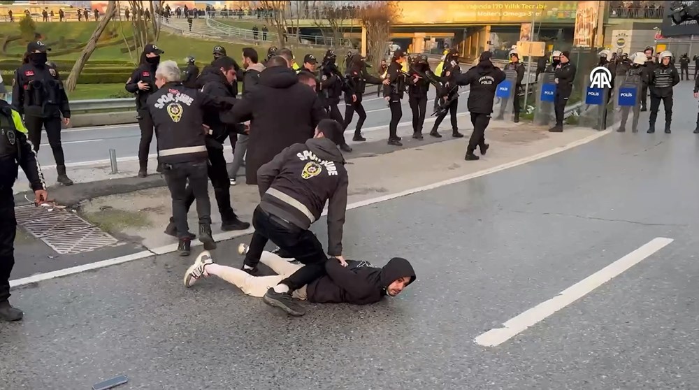 Fenerbahçe - Göztepe maçı öncesi olay: Polis ve taraftarlar arasında arbede - 5