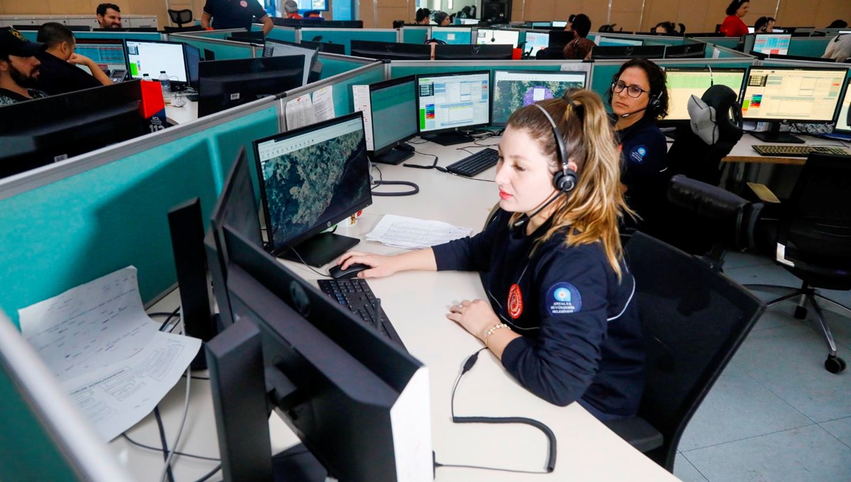 112 Acil Çağrı Merkezi’ne 2,5 milyon çağrı | Damadın GBT’si için arayan da var, interneti kesildiği için arayan da 112 Acil Çağrı Merkezi’ne 2,5 milyon çağrı | Damadın GBT’si için arayan da var, interneti kesildiği için arayan da