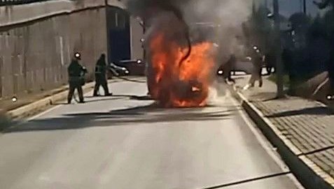 Sivas'ta otomobil yandı, sürücüsü yaralandı