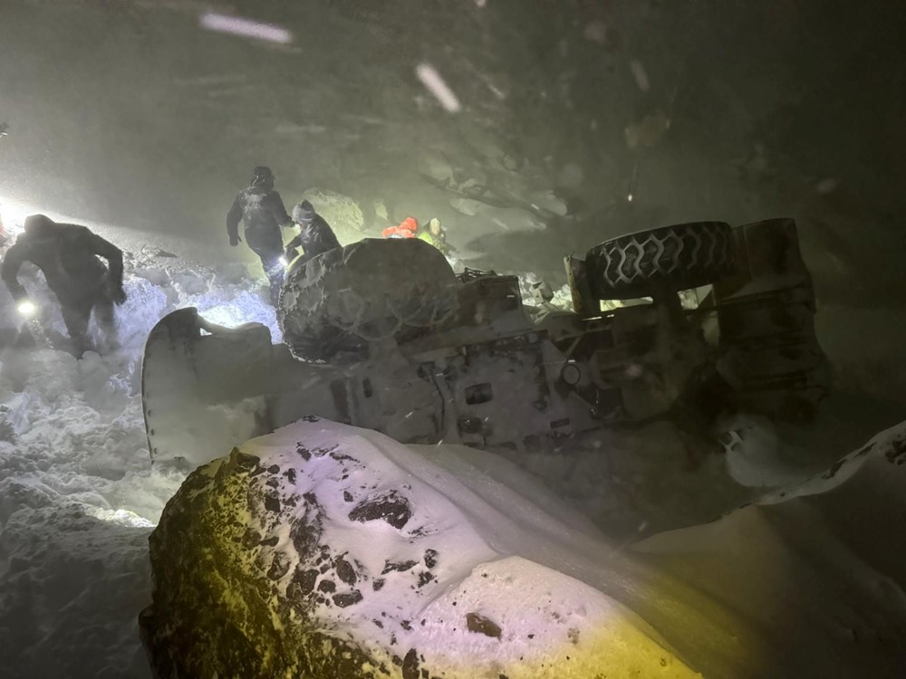 Ağrı'da yol açma çalışmasında facia: 2 ölü, 2 kayıp - 3