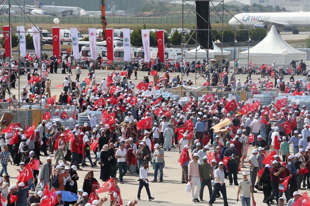 İstanbul'un fethinin 569. yıl dönümü kutlanıyor: Cumhurbaşkanı Erdoğan ilk fidanı dikti - 12