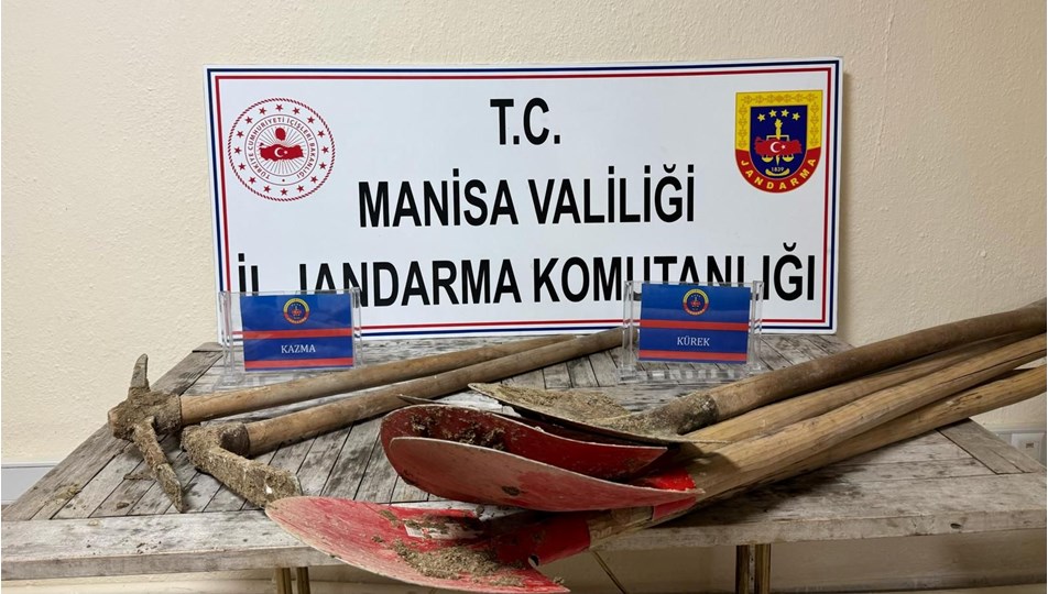 Manisa'da kaçak kazıya suçüstü: 9 gözaltı