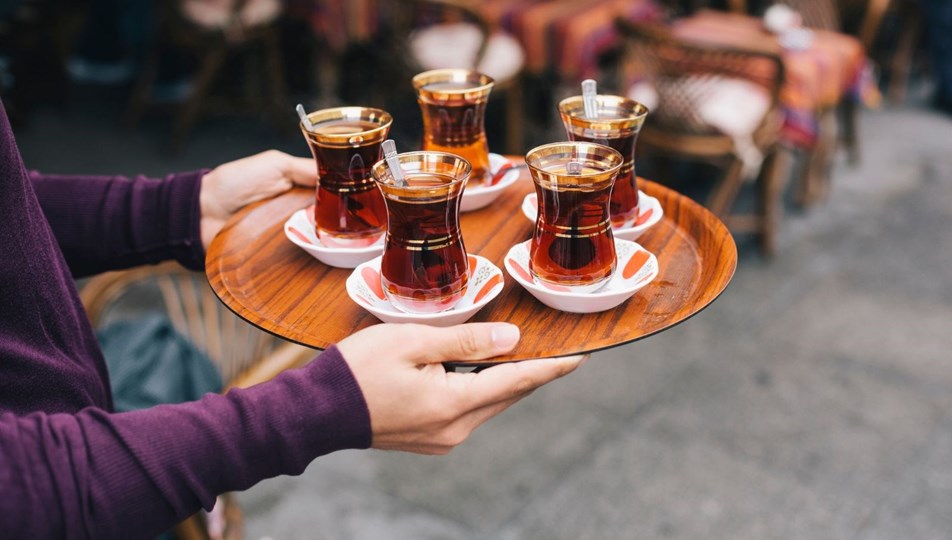 Türkiye çay tüketiminde dünya birincisi (Günde 5 bardaktan fazla çay zararlı)