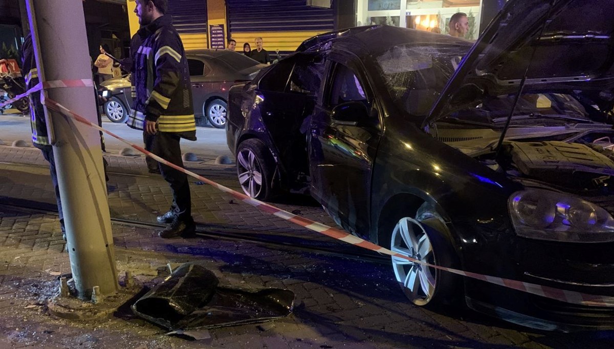 Alkollü sürücü tramvay yoluna girdi