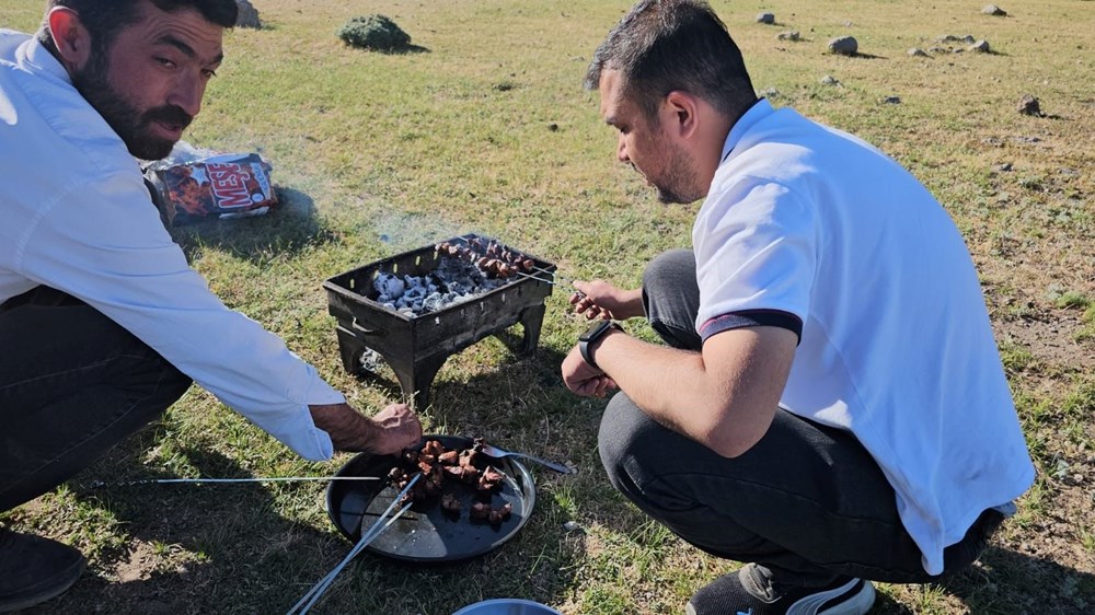 Türkiye'nin en yüksek üçüncü zirvesi: Piknikçilerin yeni gözdesi oldu - 1