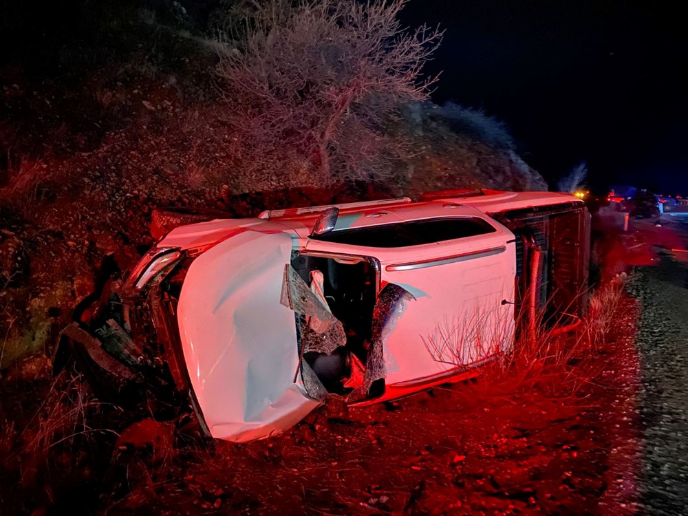 Erzincan'da feci kaza: 2 ölü, 7 yaralı - 2