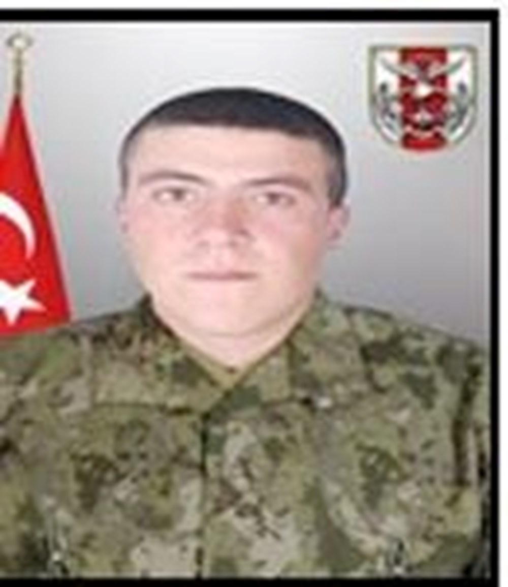 Türkiye şehitlerini uğurladı | Irak’ın kuzeyinde şehit düşen
askerlere gözyaşlarıyla veda - 8