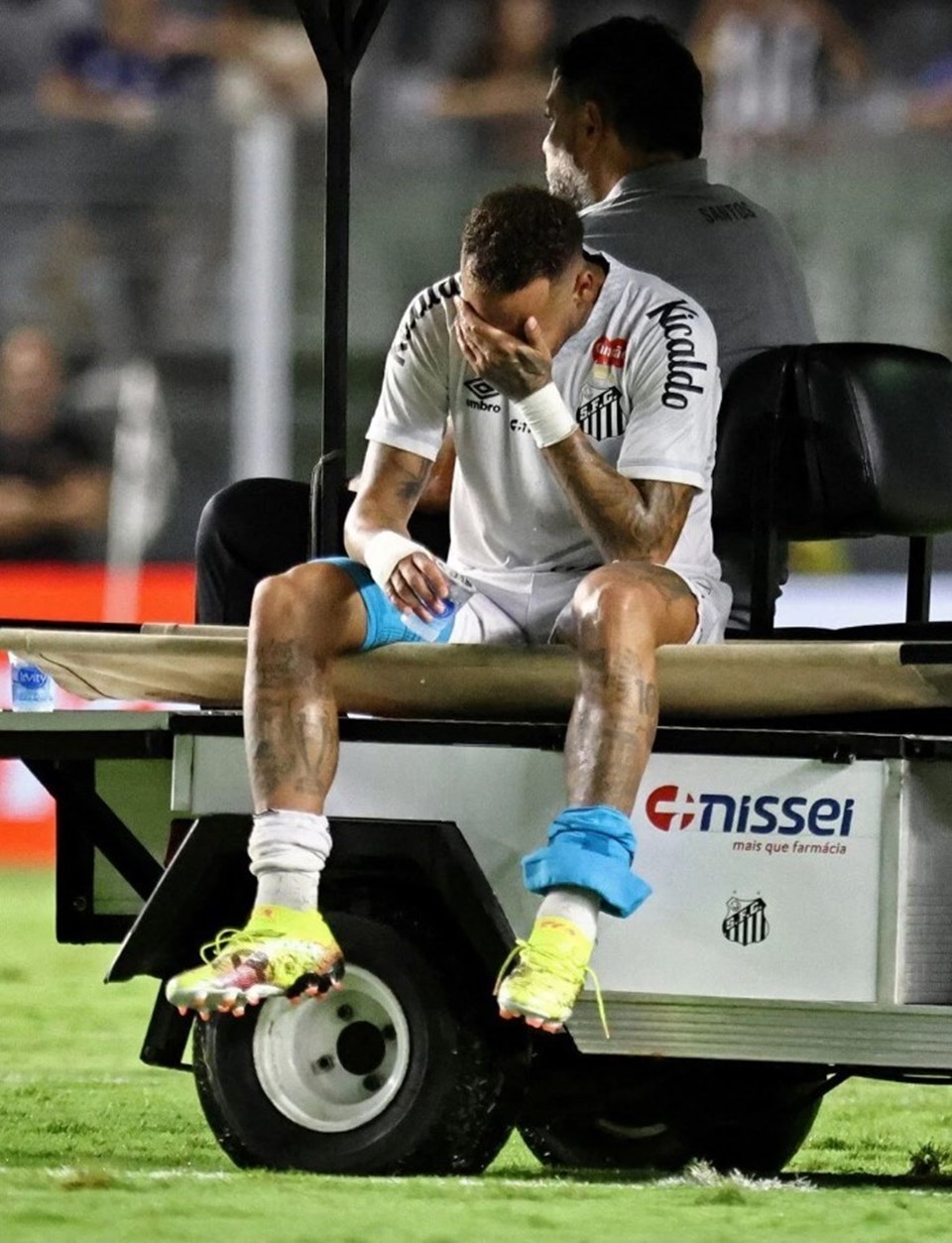 Gözyaşlarından zafer çığlığına: Neymar geri döndü, takımına hayat verdi! - 2