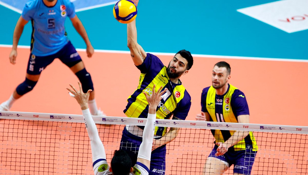 Efeler Ligi'nde Fenerbahçe, zirve takibini sürdürüyor Efeler Ligi'nde Fenerbahçe, zirve takibini sürdürüyor