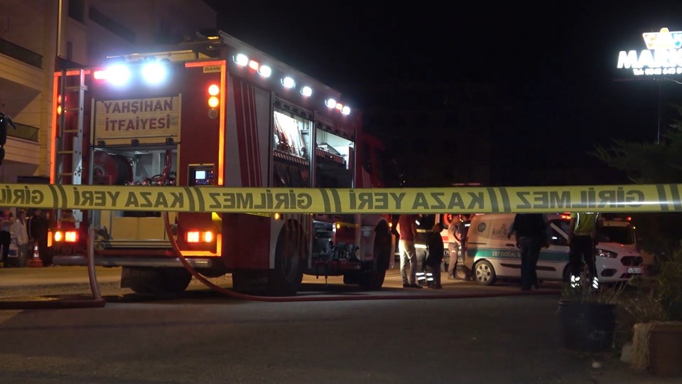 Kırıkkale'de korkutan yangın: Mahsur kalan vatandaş 5. kattan atladı - 1