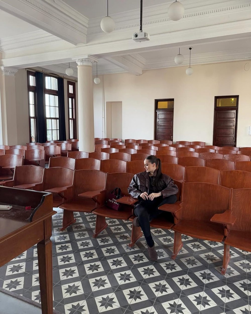 Fahriye Evcen yıllar sonra mezun olduğu üniversitede: Eski yuvamda set hatırası - 4