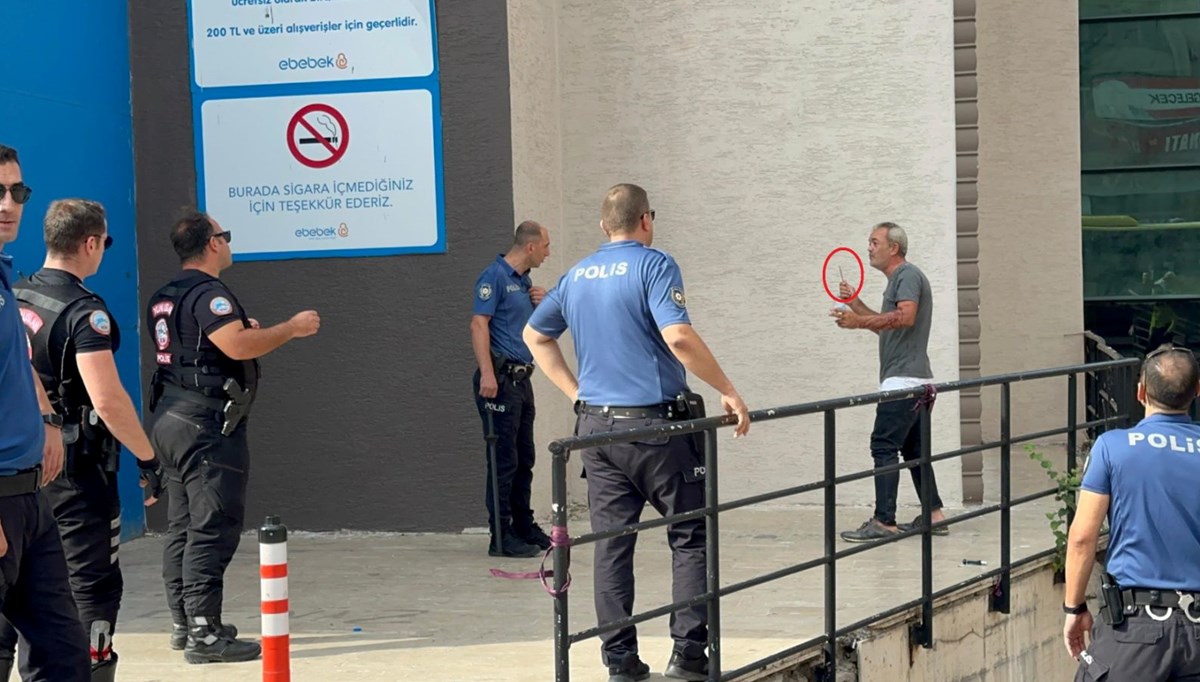 Bursa'da hareketli dakikalar: İlk kendini kesti sonra kolonya içti Bursa'da hareketli dakikalar: İlk kendini kesti sonra kolonya içti