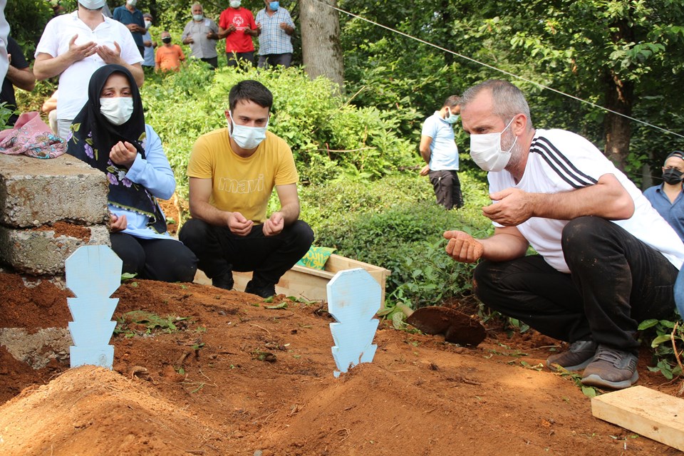 Lösemi hastası 6 yaşındaki Elisa corona virüse yenildi - 2