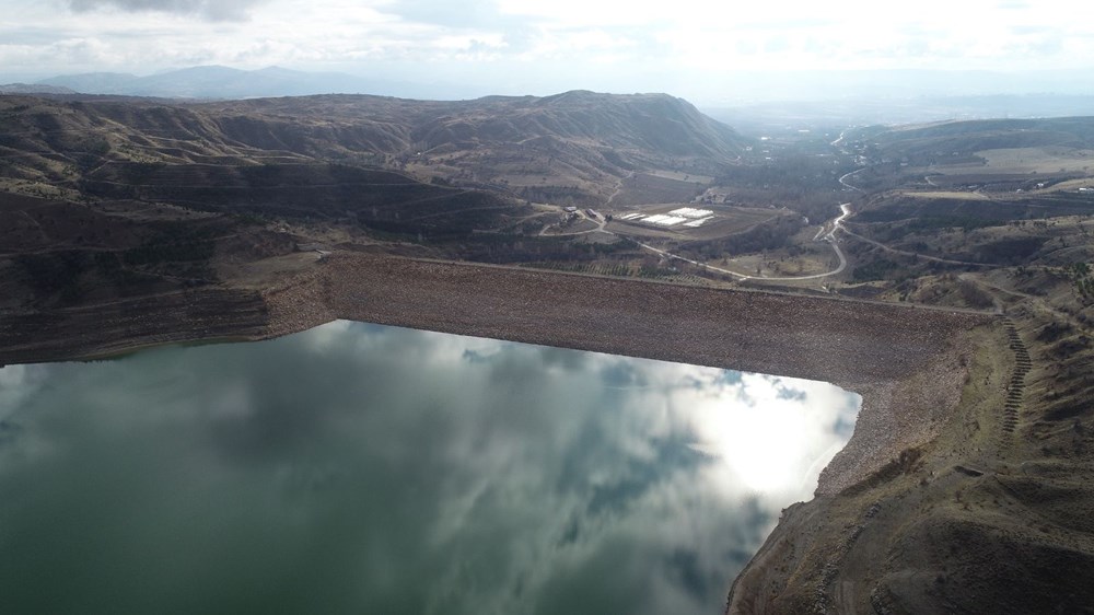 Sivas'ta sular çekildi: Mezarlık ortaya çıktı - 3