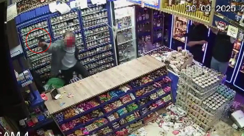 Tekel bayisinde dehşet anları! İki kişiyi öldüresiye dövdüler - 3