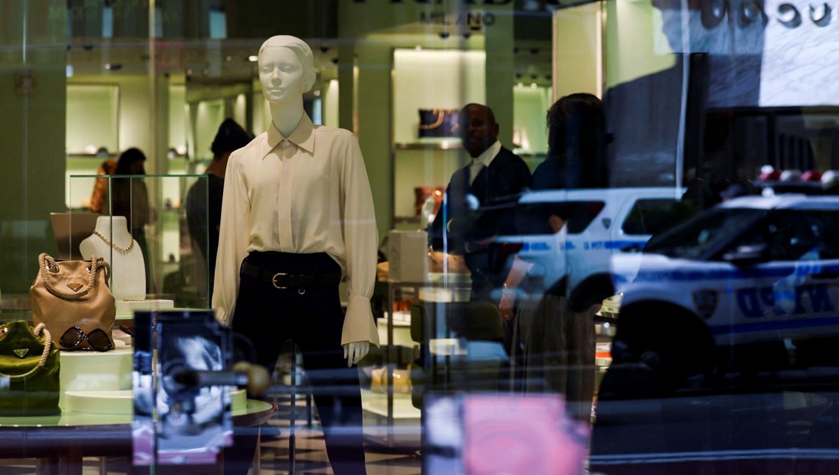 Prada, Versace’yi satın alıyor