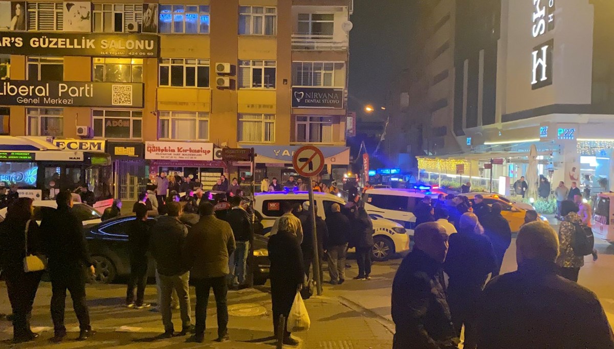 Yol kontrolü yapan polise muştalı saldırı Yol kontrolü yapan polise muştalı saldırı