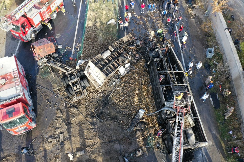 Ağrı'da yolcu otobüsü ile tanker çarpıştı: 7 ölü (Kaza yerinden ilk görüntüler) - 15