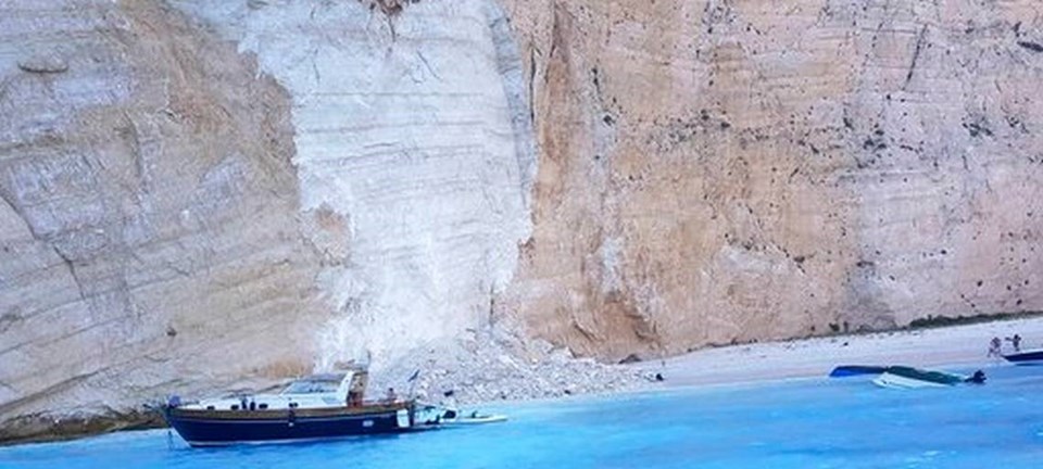 Yunanistan'da plajda heyelan: 3 yaralı - 1