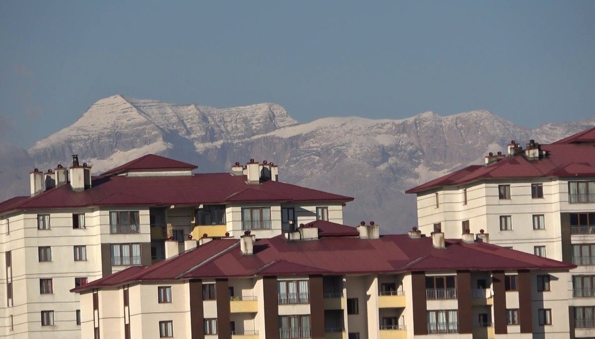 Cilo Dağları'na ilk kar düştü