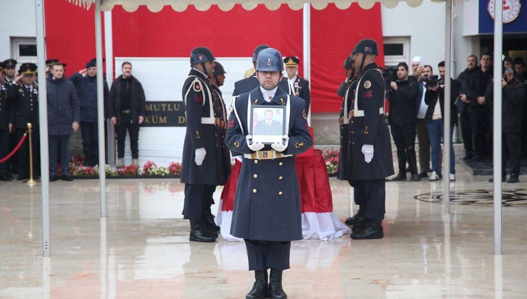 Bursa Adliyesi'ndeki saldırıda şehit olan uzman çavuş için tören