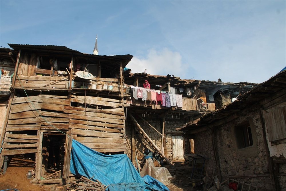 İç içe 35 ev! Burası Nepal değil Manisa - 11