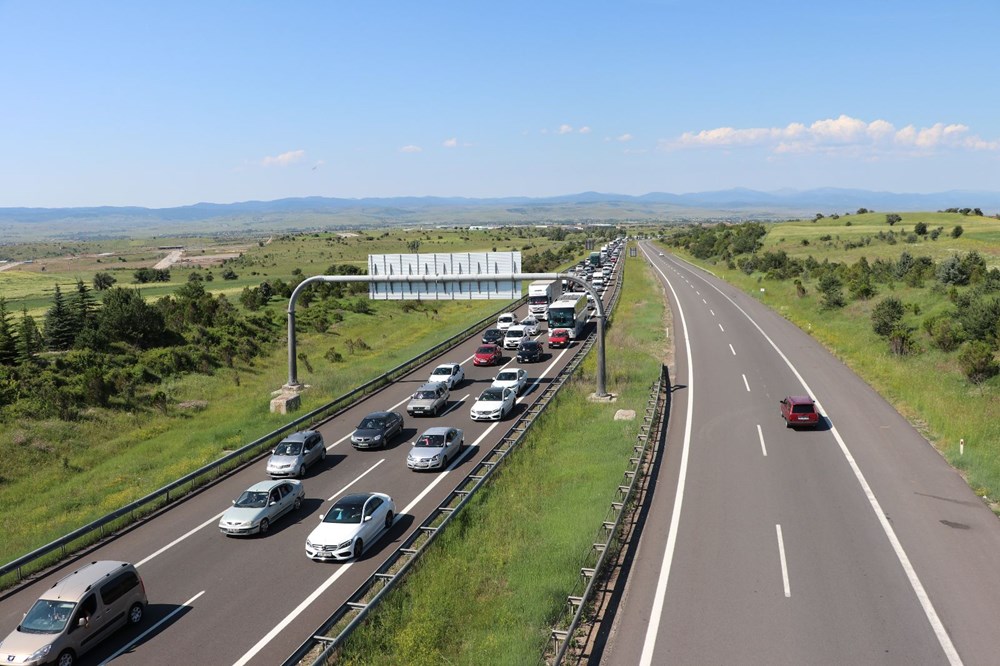 Otoyolda bayram trafiği - Son Dakika Türkiye Haberleri | NTV Haber