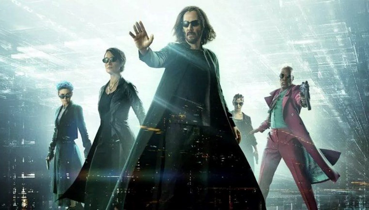 Matrix'in yönetmenleri çekimlerde kullandıkları nesneleri trans gençler yararına satışa çıkardı
