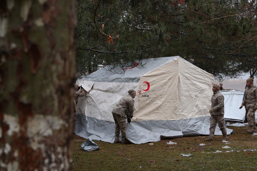 Türk Kızılayın sevk ettiği 10 bin kişilik çadırlar kurulmaya başlandı - 4