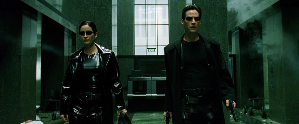 Keanu Reeves ilk Matrix filmindeki kırmızı hapı hala saklıyor - 1