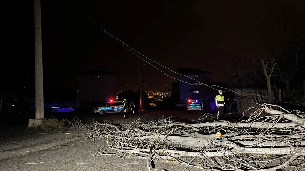 Lodos bilançosu: 6 can kaybı, 46 yaralı