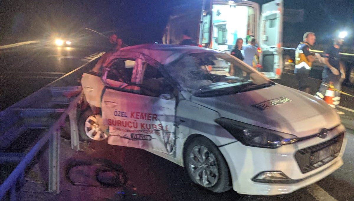 Balıkesir'de zincirleme trafik kazası: 1 ölü, 1 yaralı Balıkesir'de zincirleme trafik kazası: 1 ölü, 1 yaralı