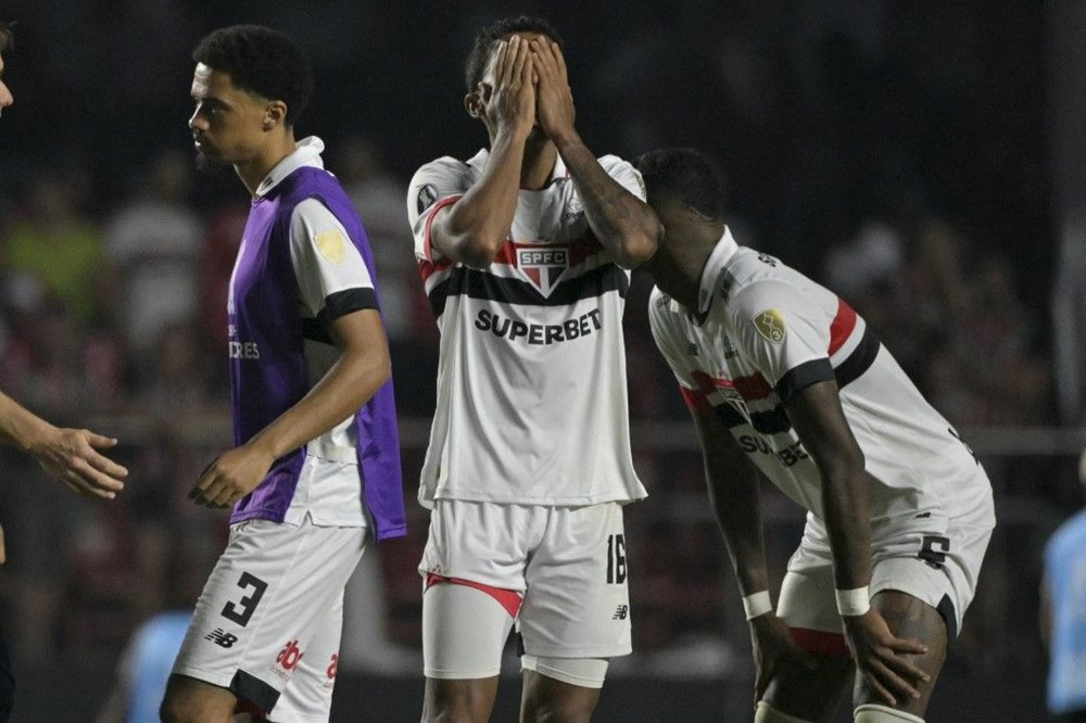 Fenerbahçe'nin eski yıldızı hastaneye kaldırıldı: Futbola veda edebilir 78 WqPan RMn0O8nuMltbHeuQ