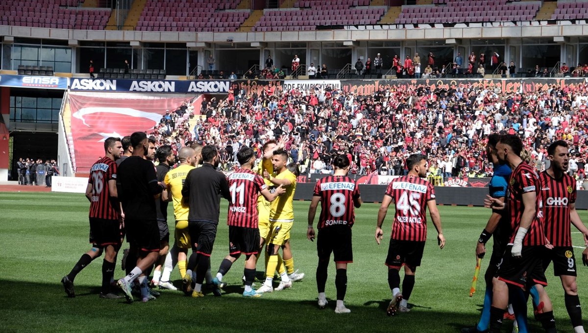 Eskişehirspor maçında kavga Eskişehirspor maçında kavga