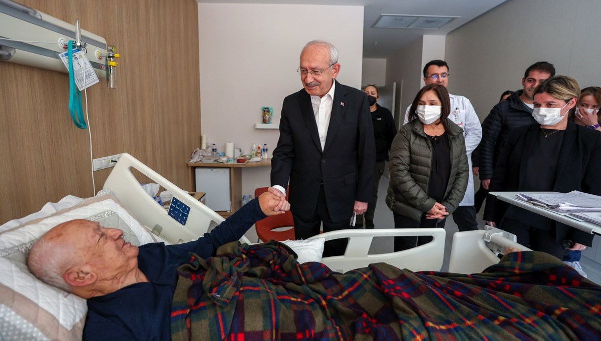 Kemal Kılıçdaroğlu'dan depremzedelere ziyaret Kemal Kılıçdaroğlu'dan depremzedelere ziyaret