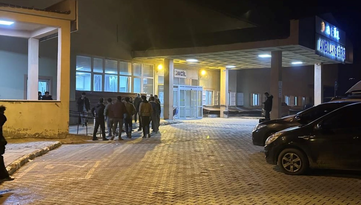 Yüksekova’da okul pansiyonunda yangın çıktı: 12 öğrenci dumandan zehirlendi Yüksekova’da okul pansiyonunda yangın çıktı: 12 öğrenci dumandan zehirlendi