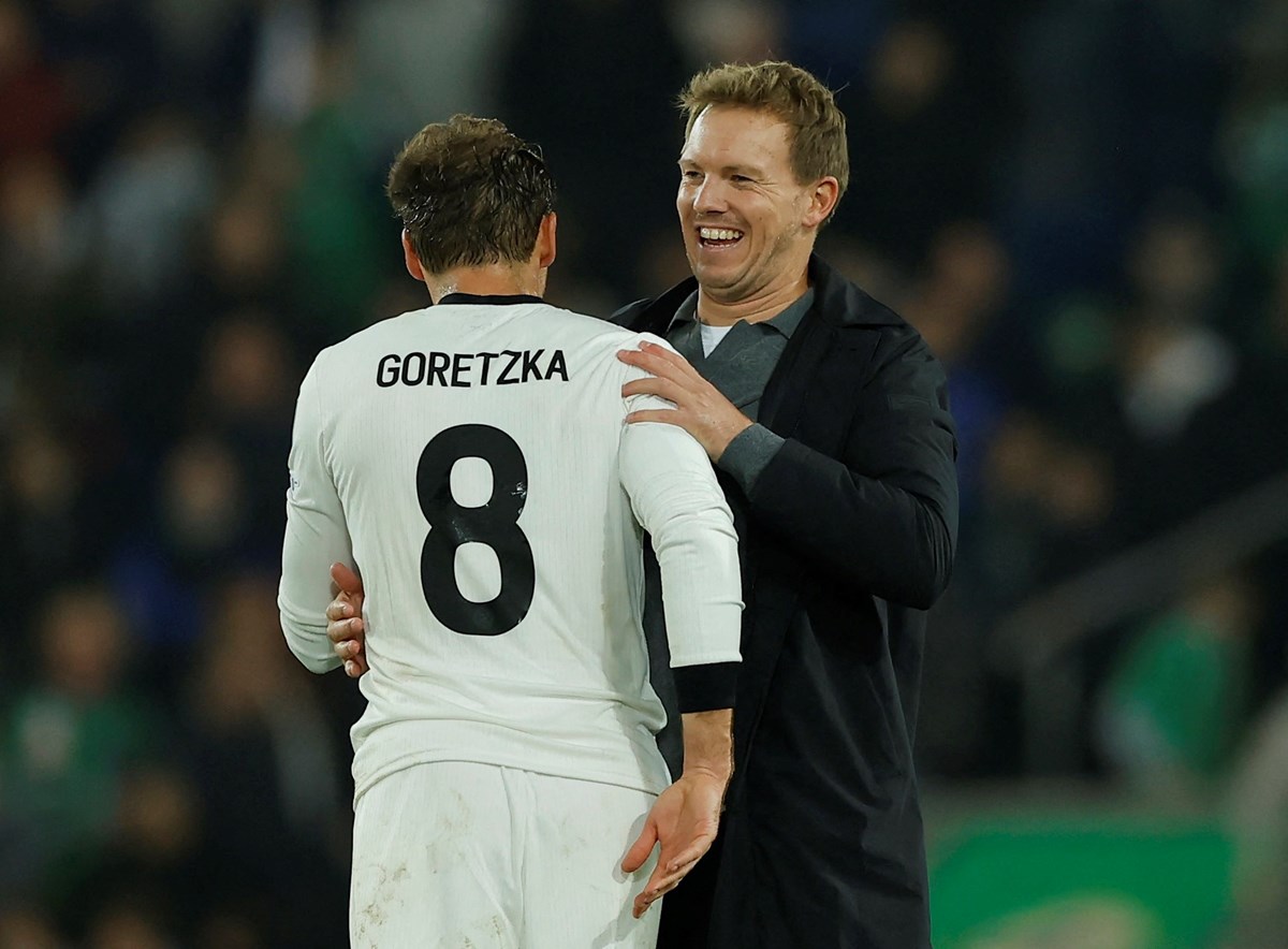 Almanya Milli Takımı Teknik Direktörü Julian Nagelsmann, Kuzey İrlanda maçı sonrası Goretzka ile birlikte