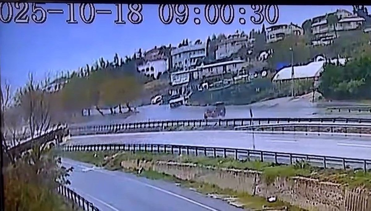 İETT otobüsü yoldan çıktı İETT otobüsü yoldan çıktı