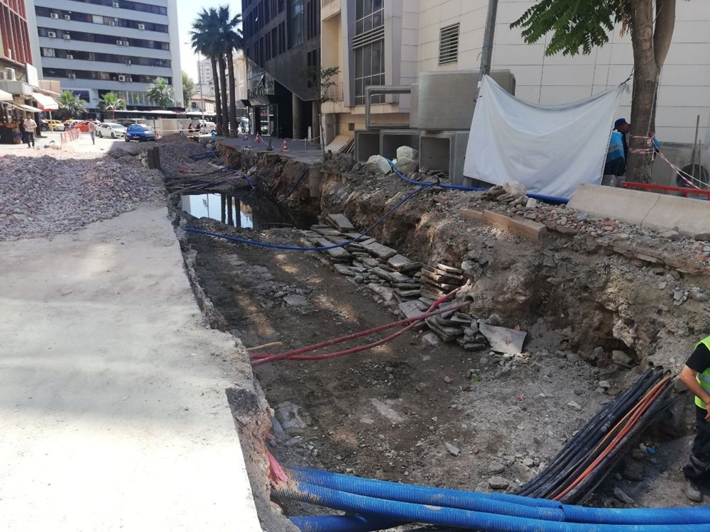 İzmir'de altyapı çalışması sırasında 300 yıllık bedesten bulundu - 7