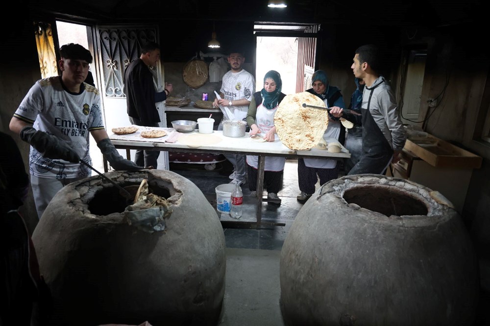 Saat 3 telaşı: 2 çeşit ekmek için 7 km'lik lezzet yolculuğu 73 WuQh2QwyjEGZRsOQ7fogjw