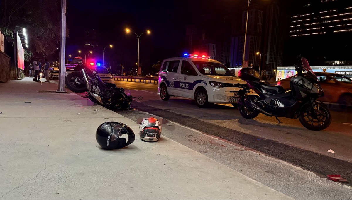 Üsküdar'da motosiklet İBB aracına çarptı: 1'i ağır 2 yaralı