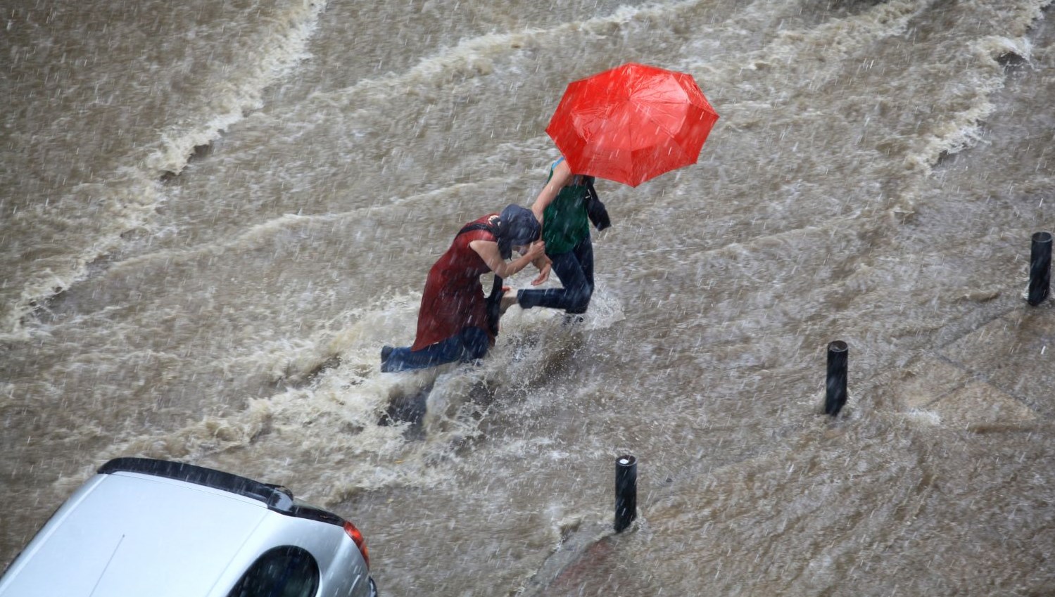 Meteoroloji'den Do�u ve Bat� Karadeniz i�in sel uyar�s�