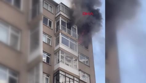 Kadıköy'de 10 katlı binada yangın