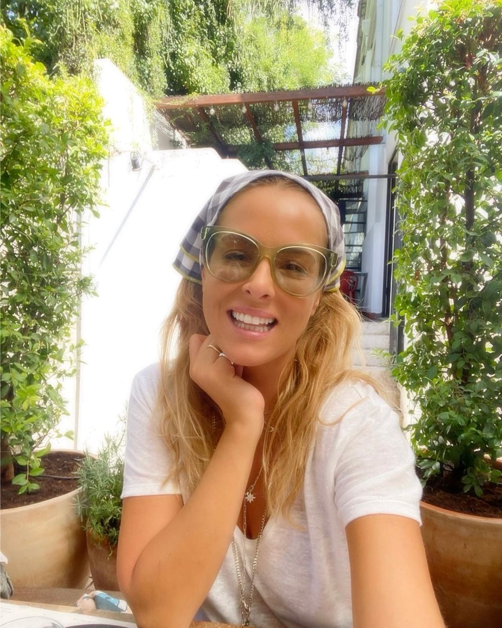 Cenk Eren'den Ajda Pekkan paylaşımı: Ben yaşlandım o hala genç (Ünlülerin çocukluk ve gençlik halleri) - 259