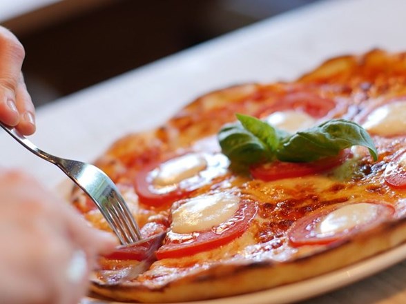 Siparis Ettigi Pizzanin Icinden Jilet Cikti Ntv