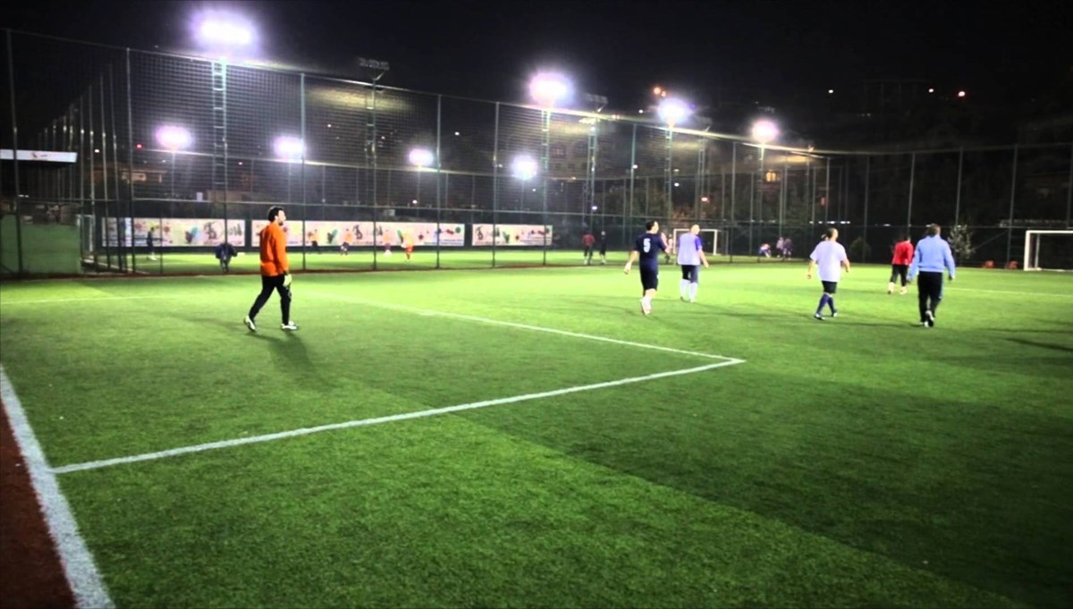 Halı sahalar açıldı mı?