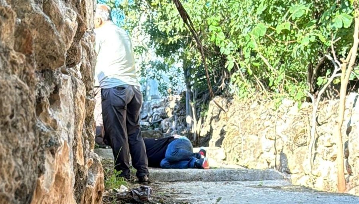 15 yıl önce 44 kişinin öldüğü Bilge Köyü katliamını hatırlattı: Mardin’de 30 kişi çapraz ateşe tutuldu 15 yıl önce 44 kişinin öldüğü Bilge Köyü katliamını hatırlattı: Mardin’de 30 kişi çapraz ateşe tutuldu