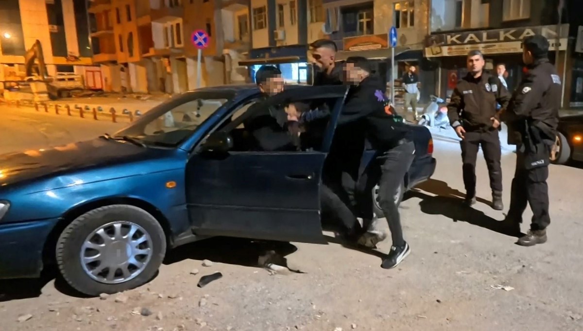 Yere tüküren kişiyi uyardı, kavga çıktı: 5 gözaltı